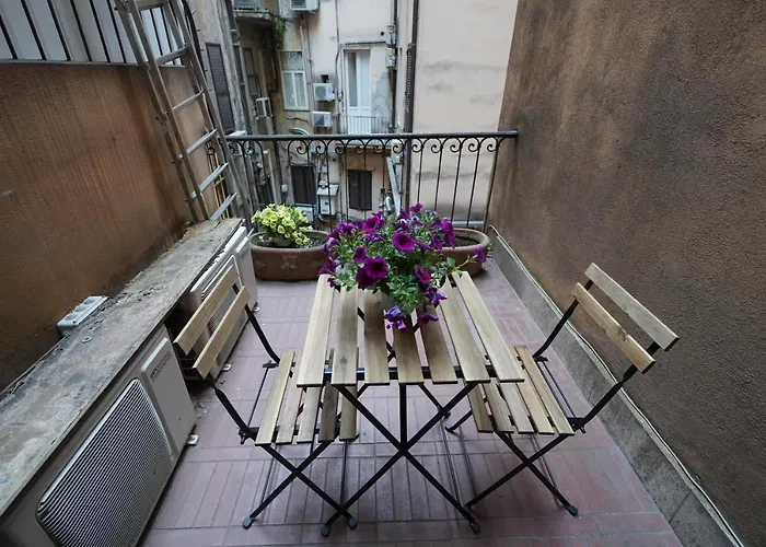 House Naiadis * Roma